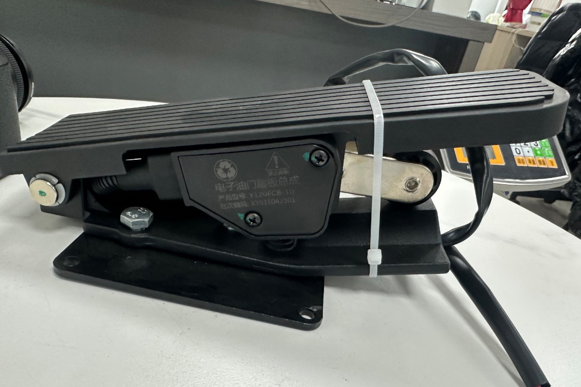 YL06ECB-11 အီလက်ထရွန်းနစ် အရှိန်မြှင့်စက် ခြေနင်း စည်းဝေးပွဲ