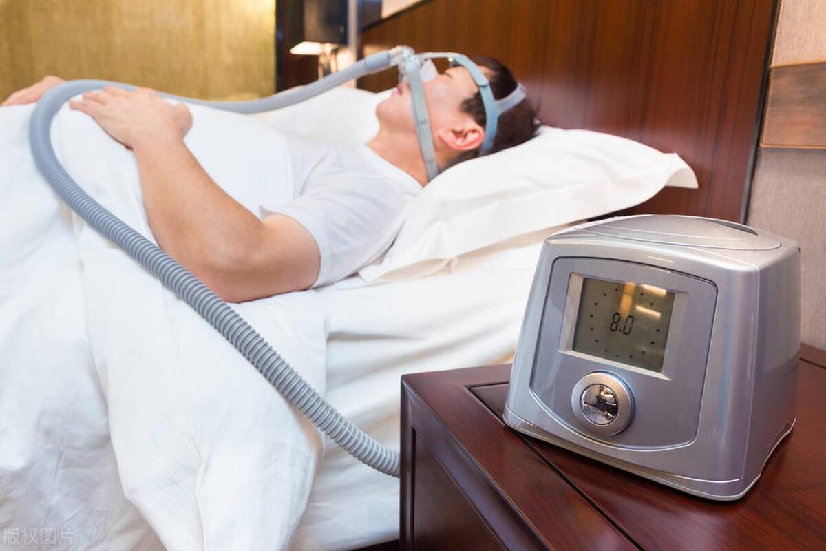 Schnarchen behandelen mat CPAP Maschinnen: Eng roueg Léisung?