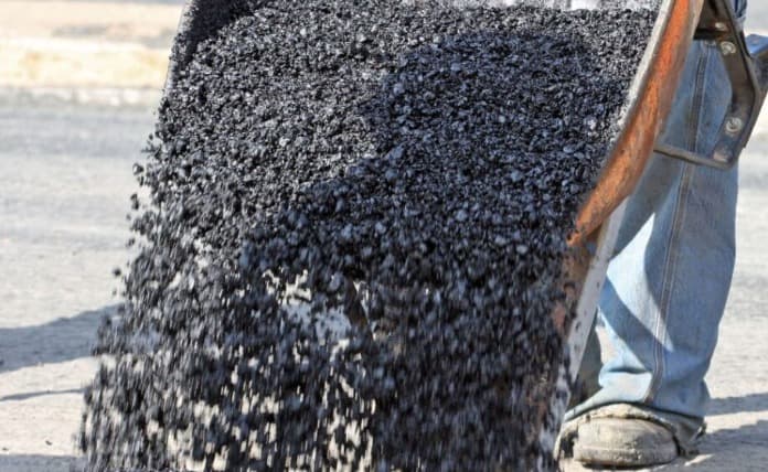 How Hot Is Asphalt on a 100 Degree Day? Surface Temperature Guide