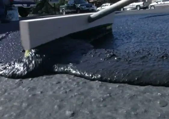 What Is Liquid Asphalt Made Of? Composition, Types and Uses
