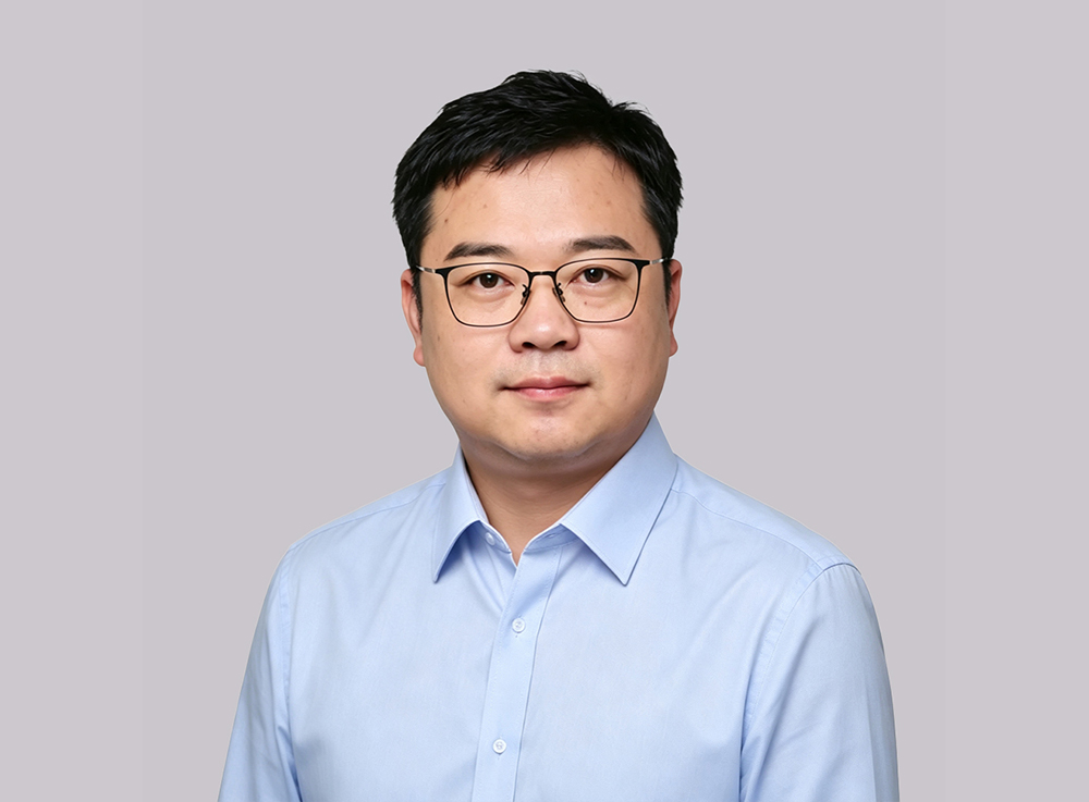Zhou Lei management portrait
